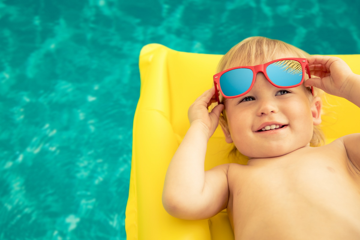 Benefits of Teaching Your Children to Swim at an Early Age