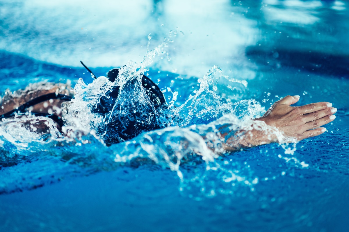The science of swimming: Dive into the physics